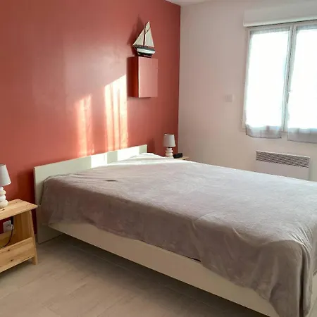 Maison Avec Jardin A 450m De La A - Ref 117